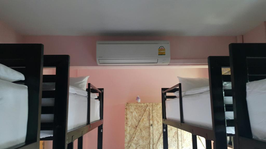 Doolay Beachfront Hostel Karon Exterior photo