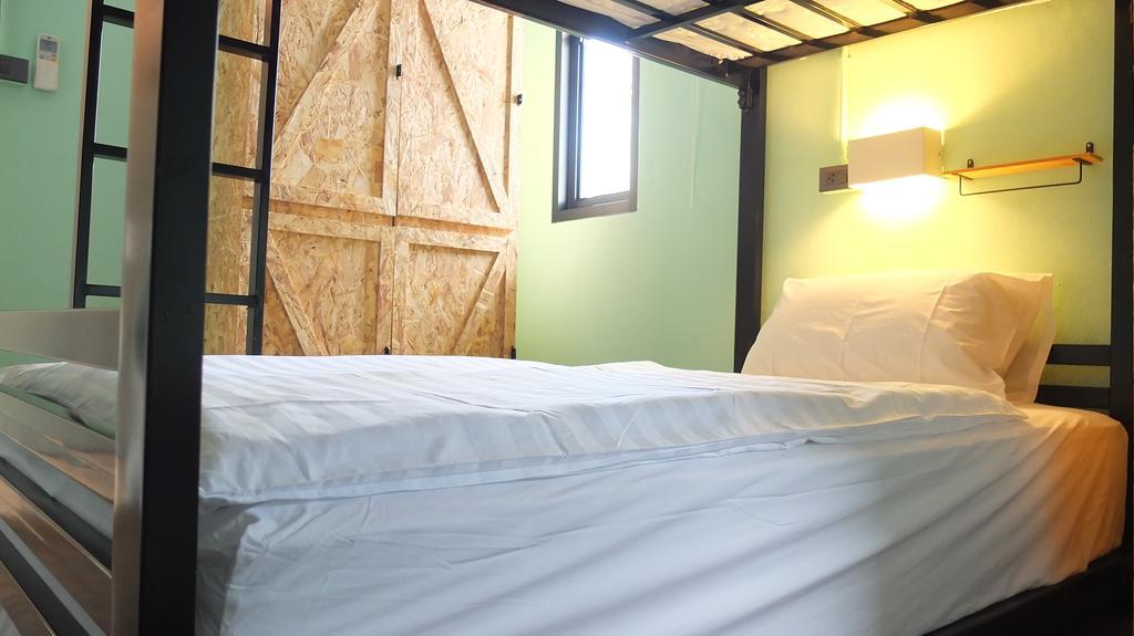 Doolay Beachfront Hostel Karon Exterior photo
