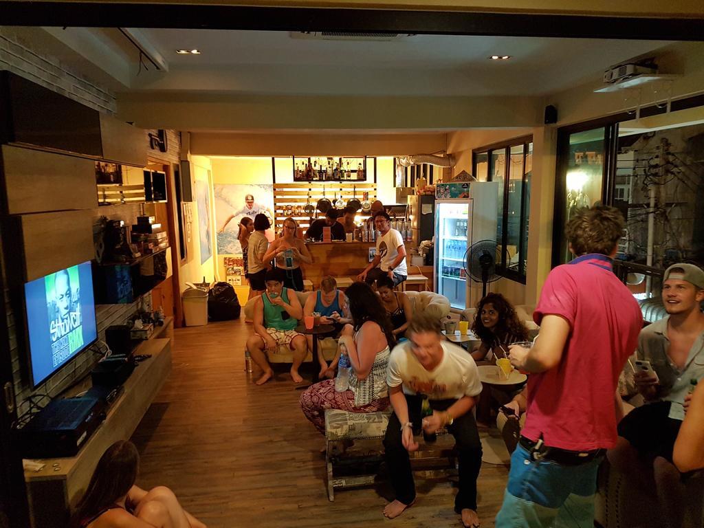 Doolay Beachfront Hostel Karon Exterior photo