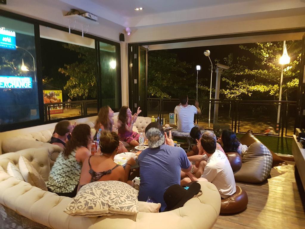Doolay Beachfront Hostel Karon Exterior photo